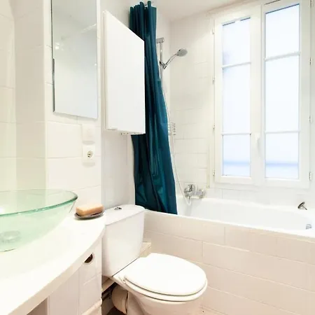 Hostnfly - Superb Warm And Bright Apt Batignolles 巴黎